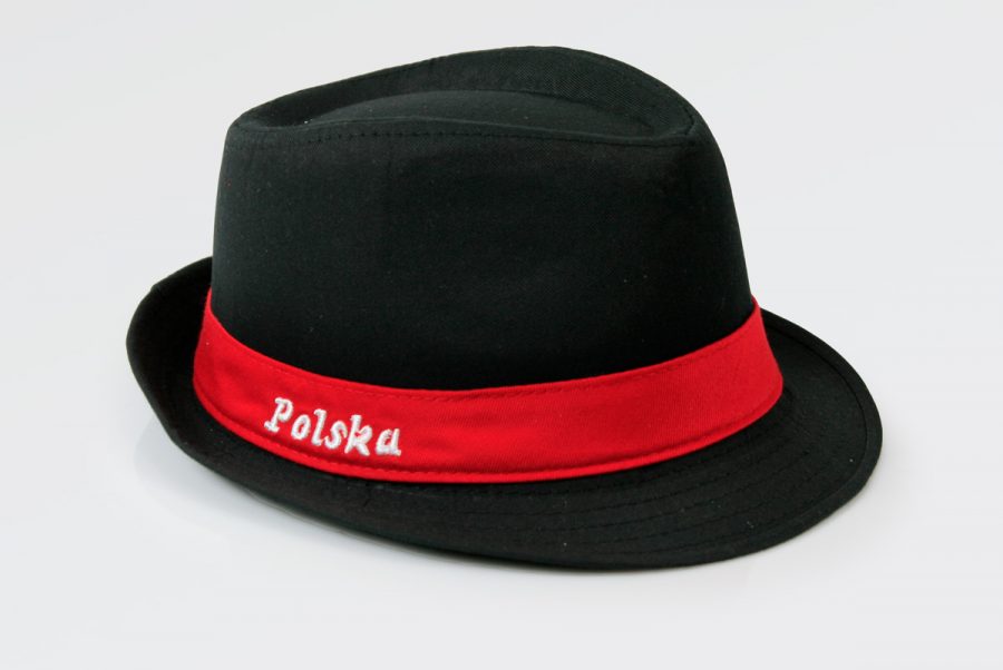 Czarny kapelusz kibica z napisem polska