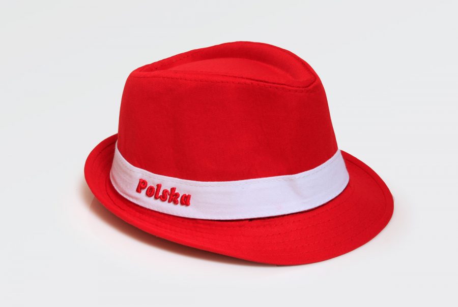 Czerwony kapelusz kibica z napisem polska